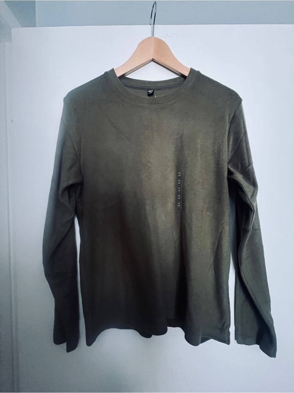 Uniqlo Women’s Heattech  Long Sleeve Crewneck Shirt - Olive - Medium - NWT
